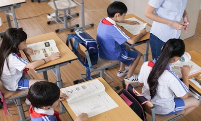關(guān)注中小學(xué)生減負(fù)問(wèn)題，坐實(shí)教育資源均衡化
